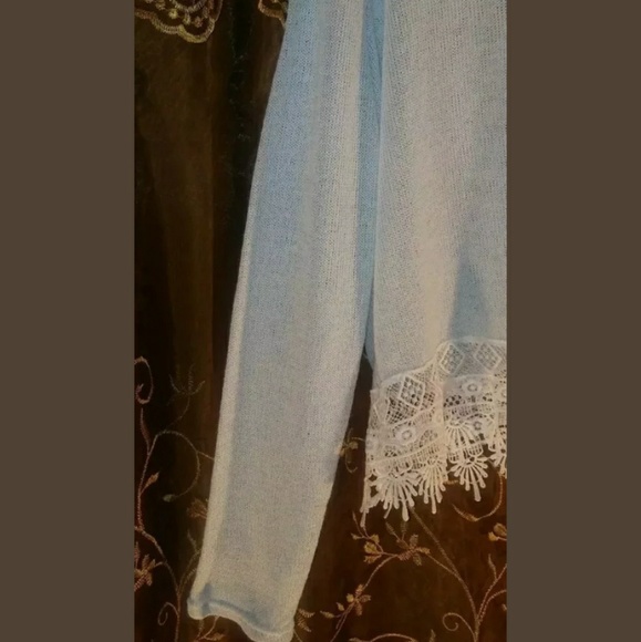 H&M Divided Sweater Size L - Picture 3 of 6